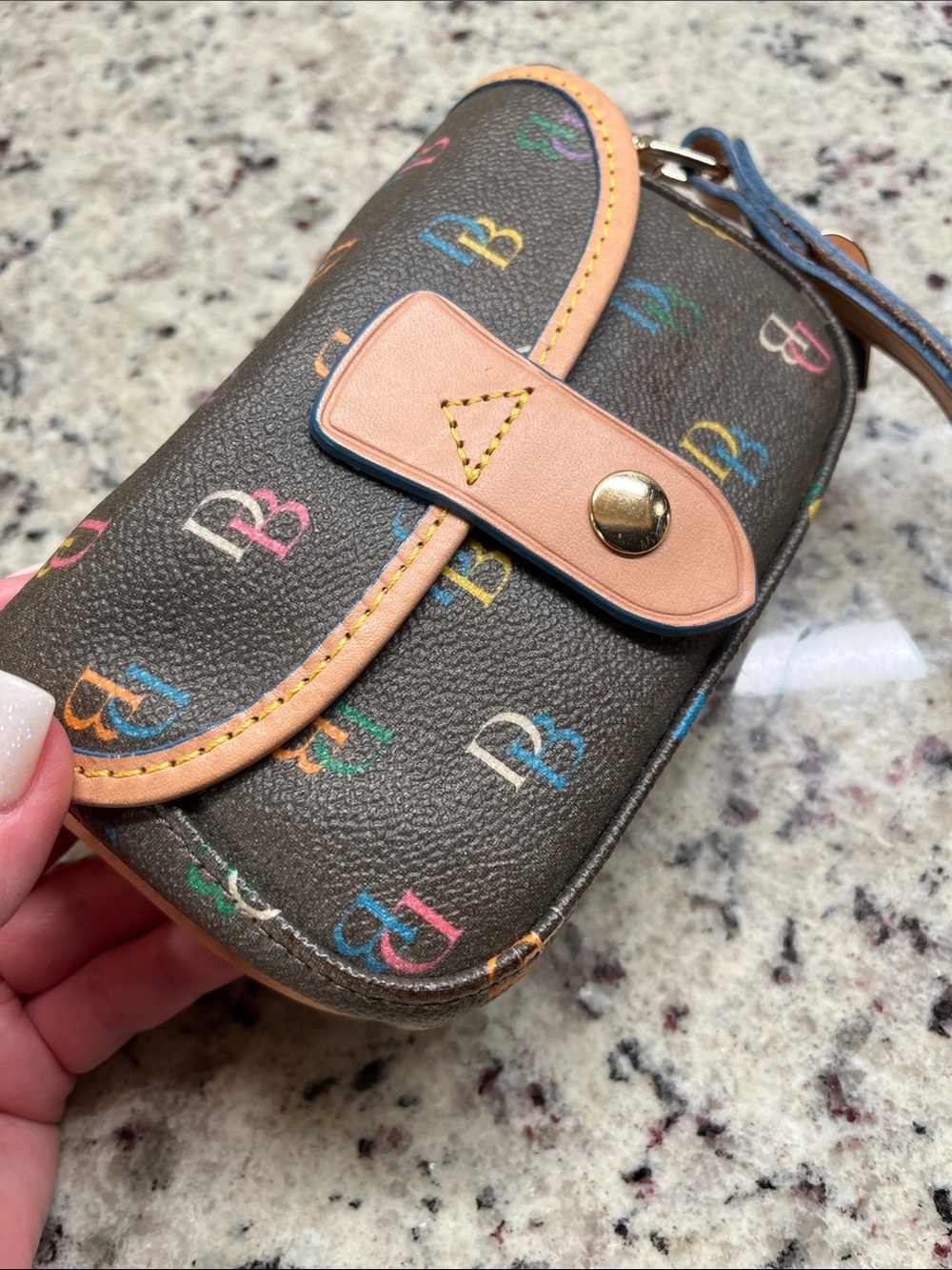 Dooney & Bourke Wristlet NWT - Picture 5 of 13
